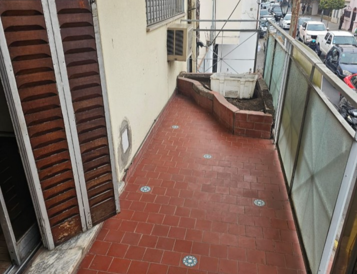 Venta de departamento 1er piso 