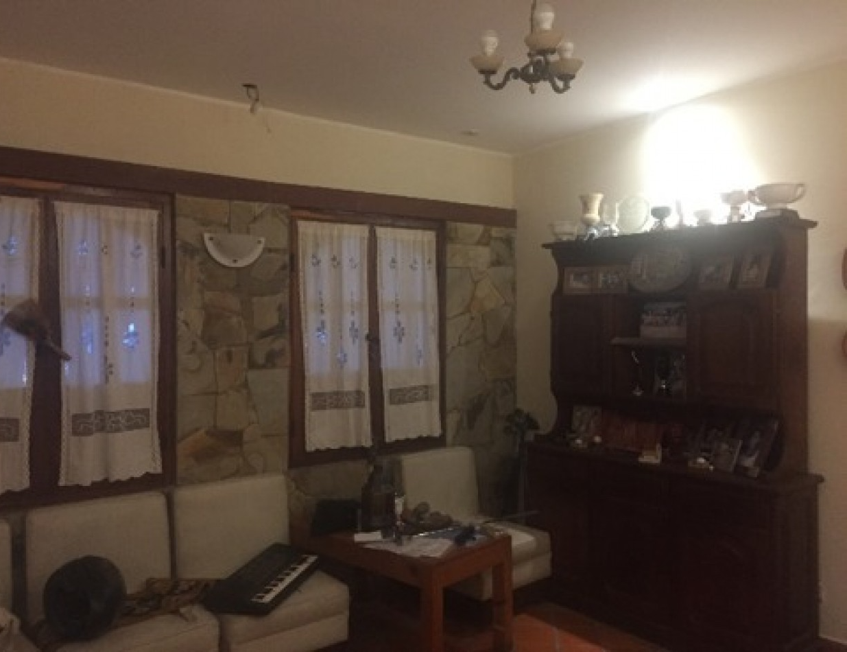 ¡CASA EN VENTA - MACROCENTRO!  Olavarria 133