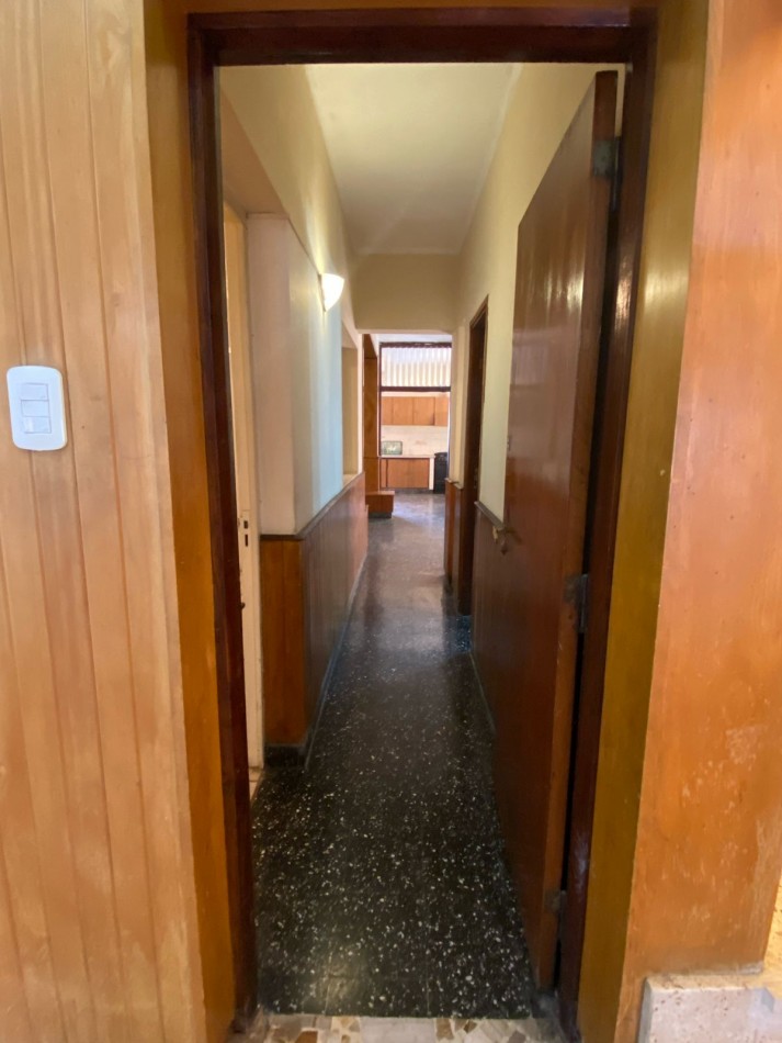HERMOSA CASA EN VENTA  CASEROS AL 1500 MACROCENTRO 