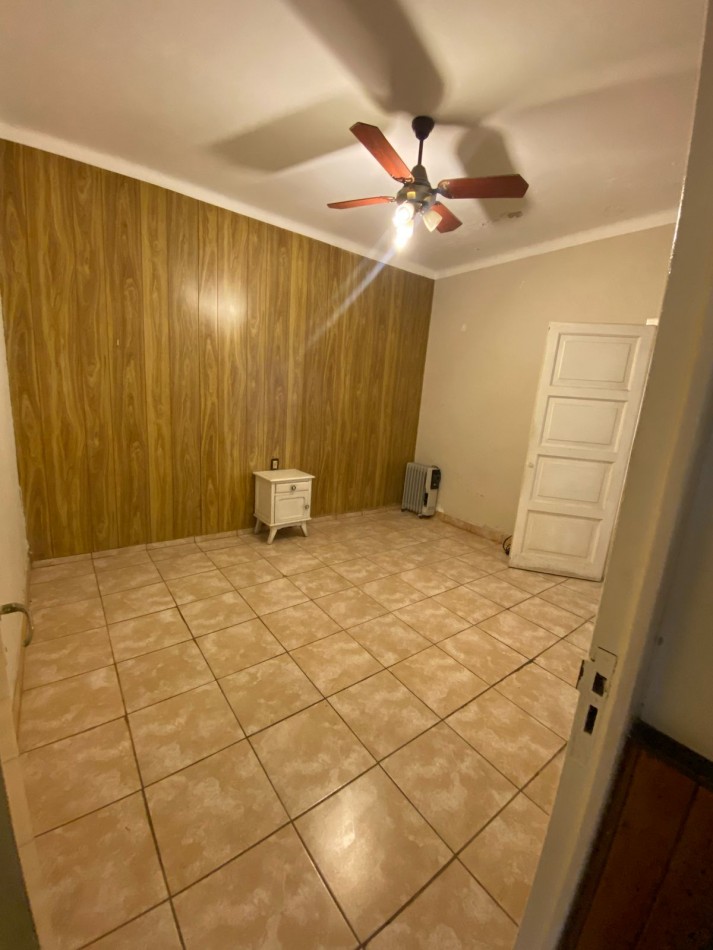 HERMOSA CASA EN VENTA  CASEROS AL 1500 MACROCENTRO 