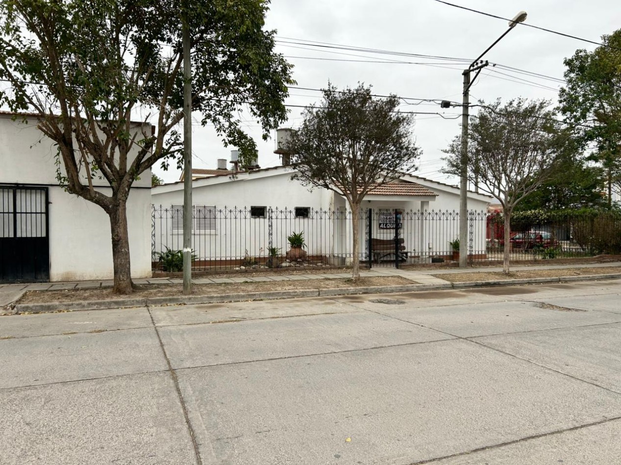 Casa en alquiler en Barrio el Periodista