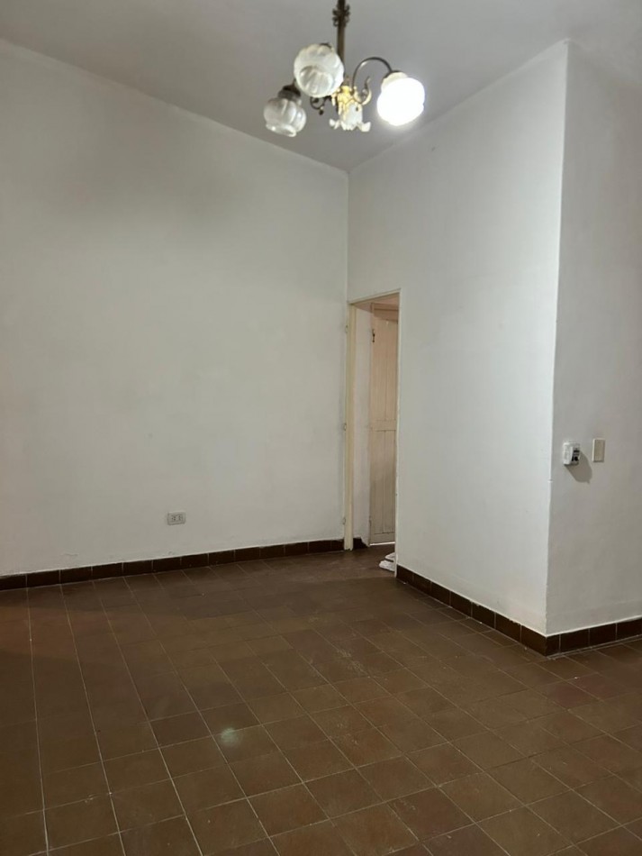 CASA EN ESQUINA BARRIO EL PERIODISTA