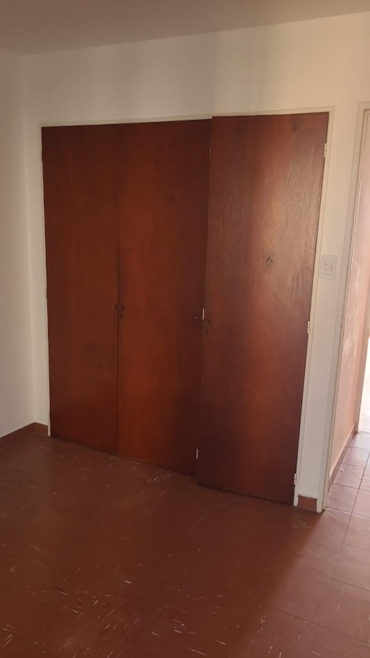 ALQUILO DEPARTAMENTO - BARRIO CASINO (2° Piso, con mejoras)